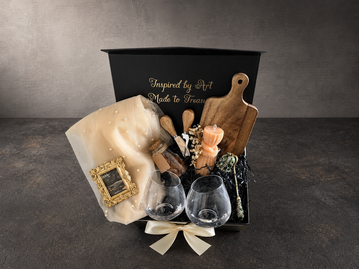 John Singer Sargent The Wineglasses gift box with two wine glasses, cheese board and framed print