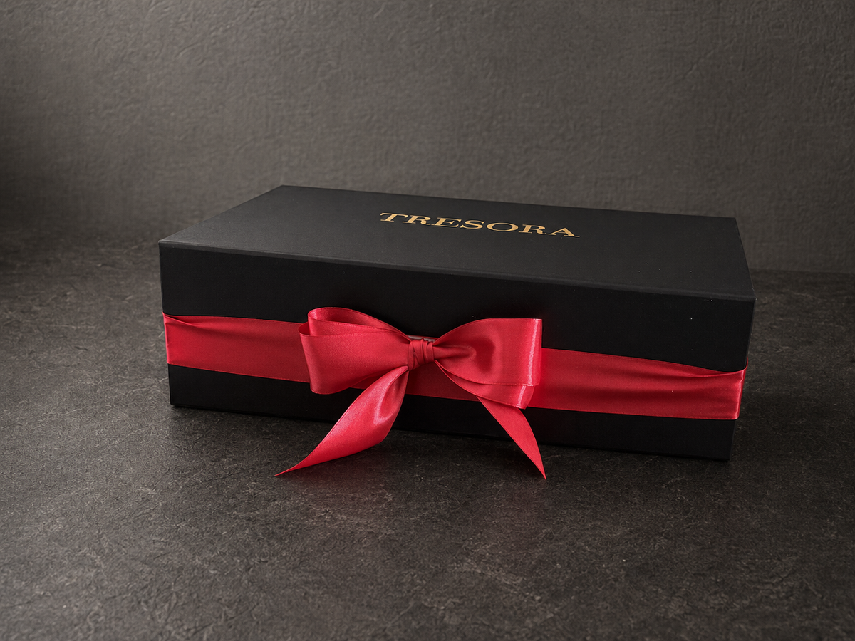 Black TRESORA gift box with red satin ribbon and bow for the Klimt The Kiss gift box